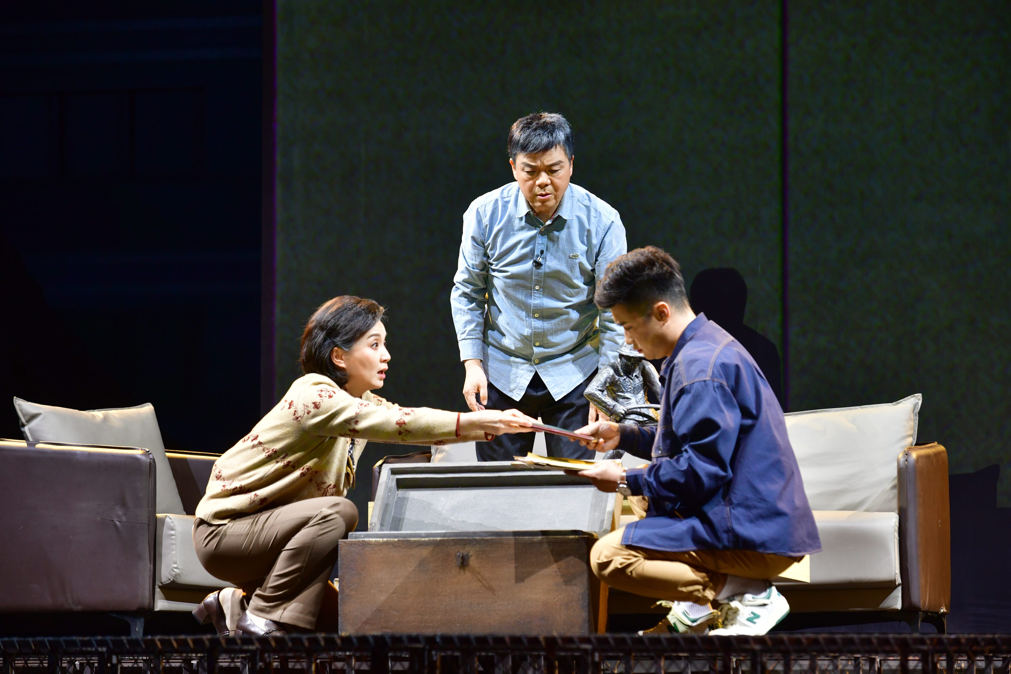 1723191974337909.jpg 0223话剧炉火照天地267 拷贝_副本.jpg